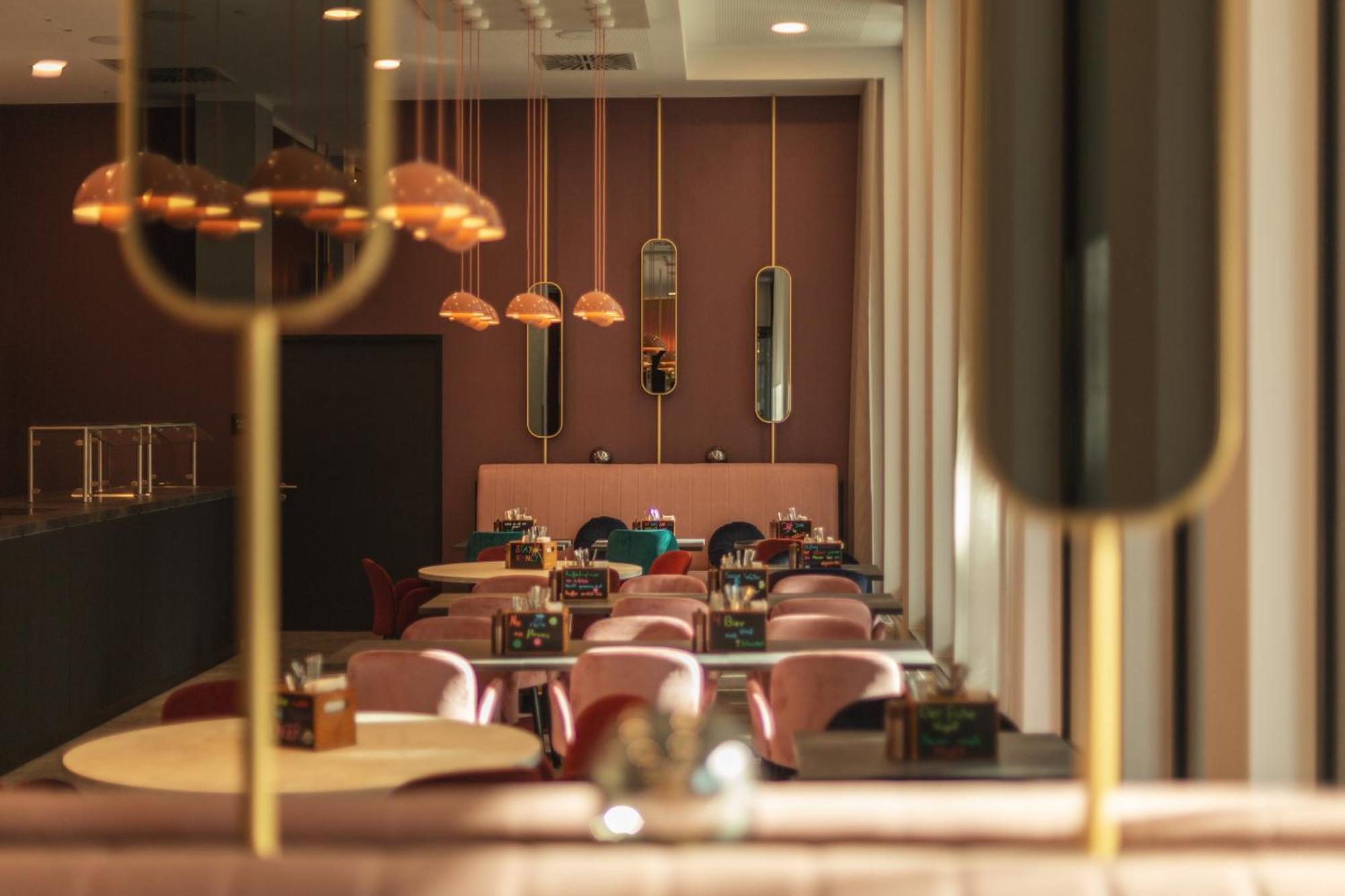 - The Niu, Loco North By Ihg Monachium
